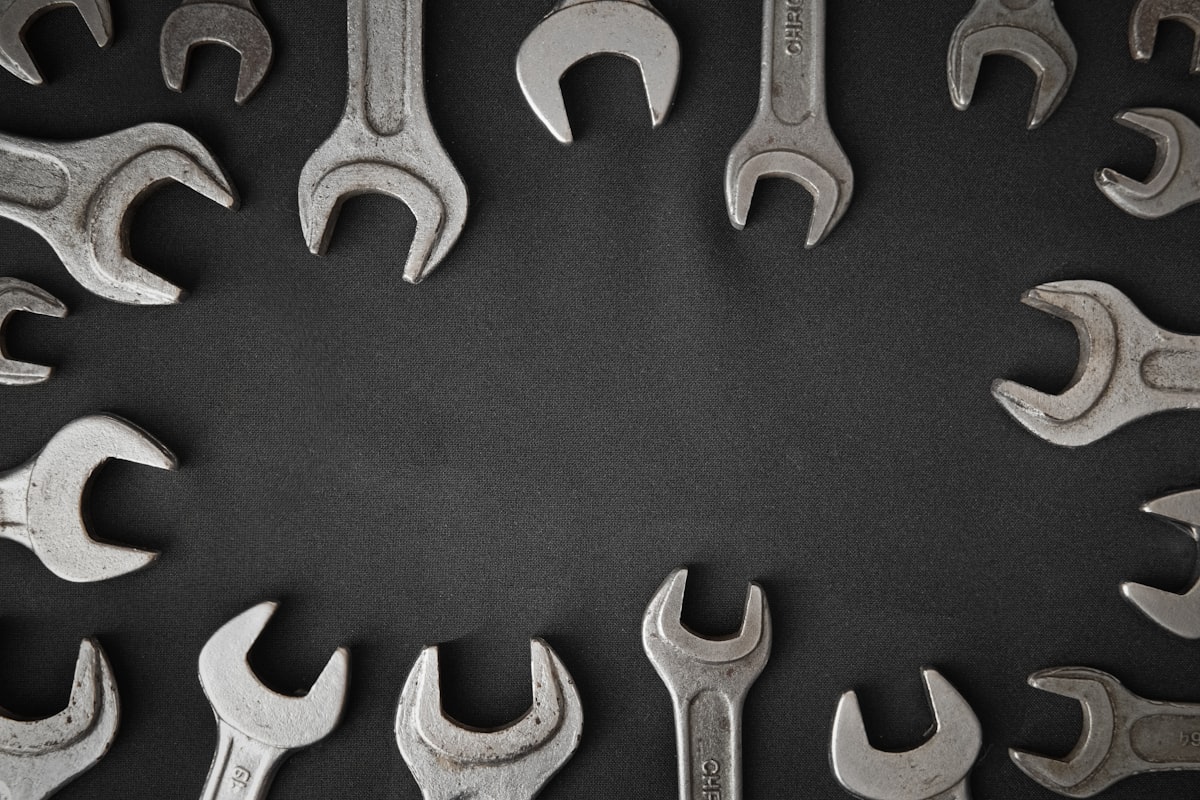 Spanners and machine spares arranged in a circle